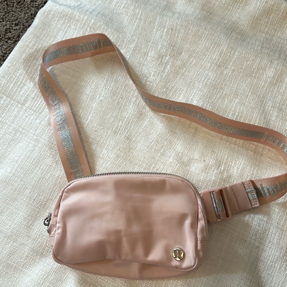 Lululemon Everywhere Belt Bag 1L Pink Silver Metallic Wordmark Strap